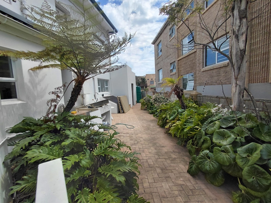 5 Bedroom Property for Sale in Ferreira Town Eastern Cape